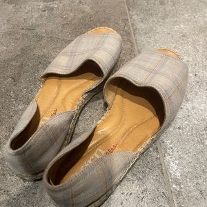 BORN espadrilles in plaid size 9